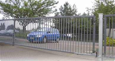 revolving gate drive for large gates