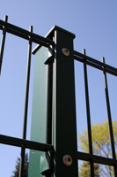 fence post for double rod gratings with cover strip – as corner post